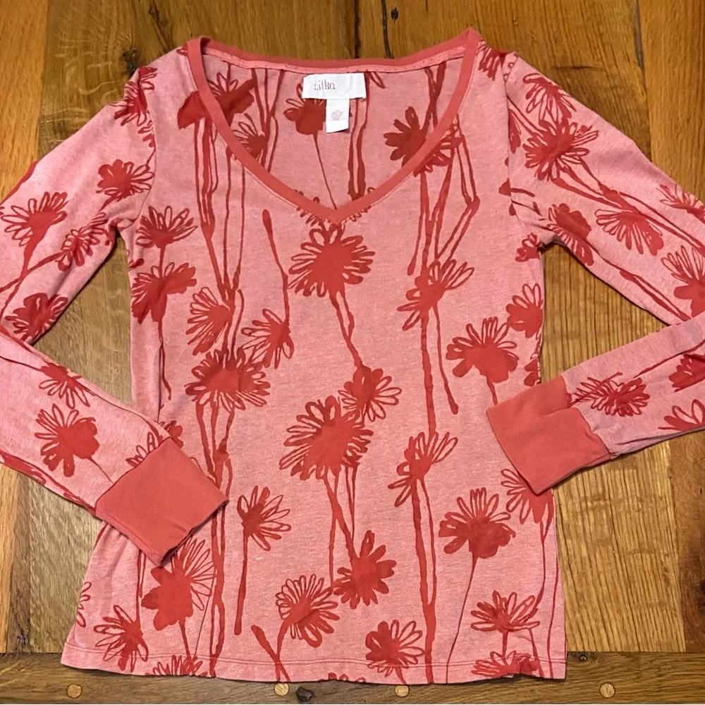 Anthropologie Lilka V-Neck Long Sleeve Red Shirt Pretty Floral Print, Sz Medium - Picture 1 of 8